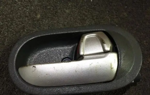Mitsubishi Colt Front door interior handle
