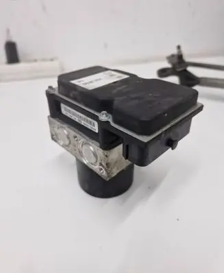 Skoda Fabia Mk2 (5J) ABS Pump 6R0907379K