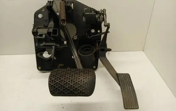 Mercedes-Benz A W168 Brake pedal A1682900249