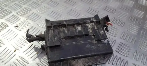 Nissan Primera Fuse box set 243825j005 7154-3129