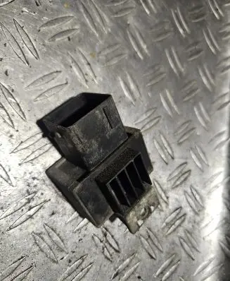Renault Scenic I Glow plug pre-heat relay