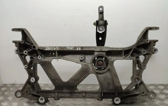 Volkswagen PASSAT B8 Front subframe 3Q0199369E
