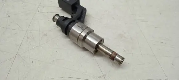 Audi A3 S3 8P Fuel injector 03C906036A