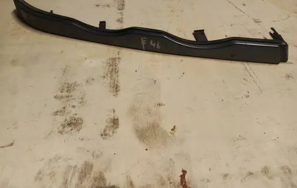 BMW 3 E46 Under headlight/headlamp trim 8208482