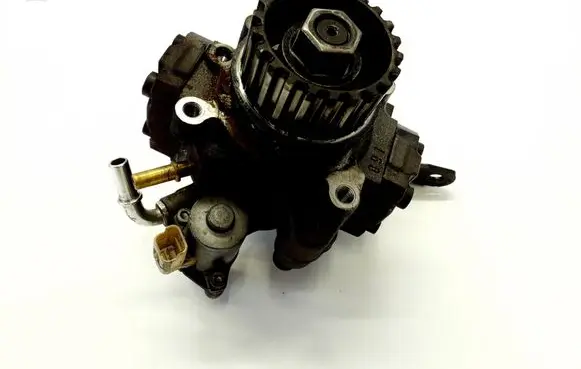 Ford C-MAX II Fuel injection high pressure pump 9676289780