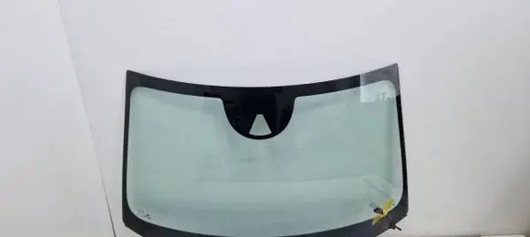 Volvo S90, V90 Front windscreen/windshield window 31385809