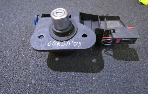 Opel Corsa C Tailgate exterior lock 