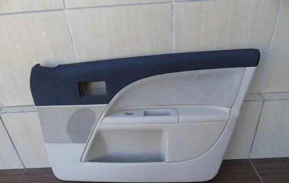 Ford Mondeo Mk III Front door card panel trim