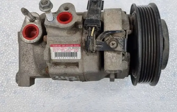 Jeep Grand Cherokee Air conditioning (A/C) compressor (pump) P68202994AA 68202994AA