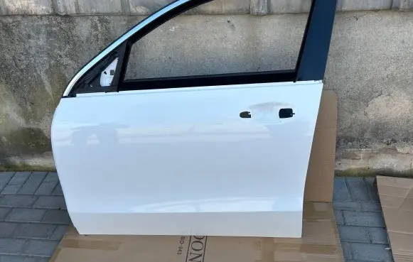 Mercedes-Benz EQC Front door A2937221300 8218B A2937221200
