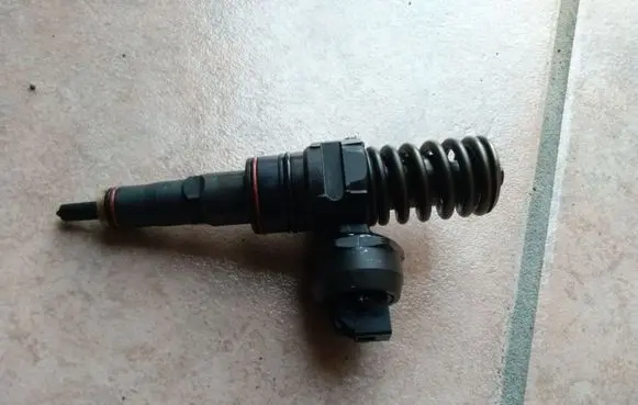 Audi A3 S3 8L Fuel injector 0414720037 038130073AJ