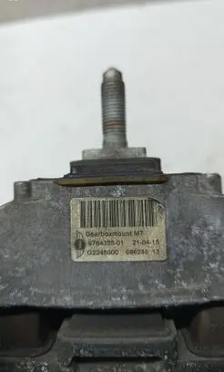Mini Cooper Countryman R60 Engine mount bracket 6862353