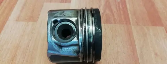 Renault Espace V (RFC) Piston 120A13832R 120A11718R 120A10010R
