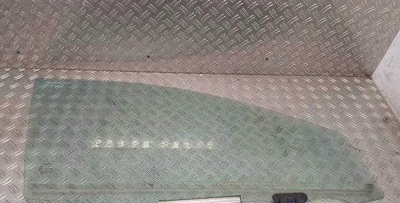 Toyota Auris E180 Front door window glass four-door 