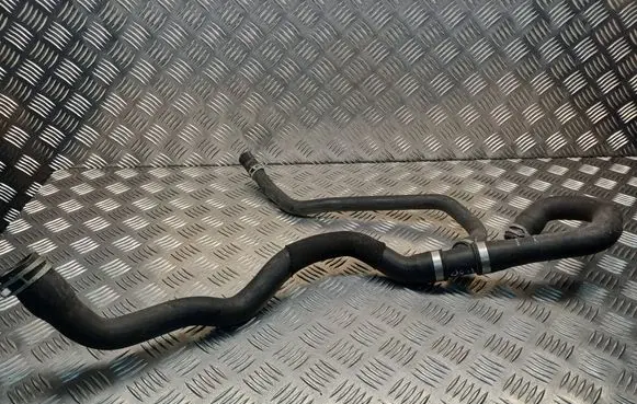 Engine coolant pipe/hose