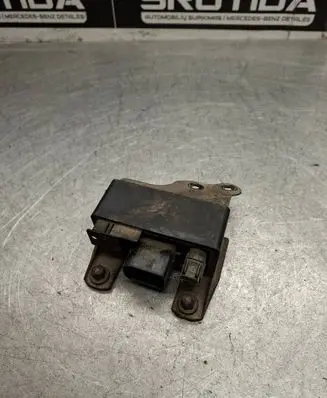Mercedes-Benz E W210 Combustion relay 