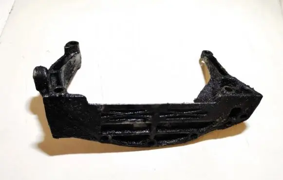 Audi A4 S4 B5 8D Engine mounting bracket 527870