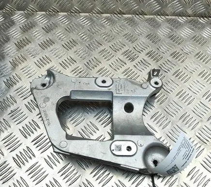 Peugeot 3008 III A/C compressor mount bracket 9842152980