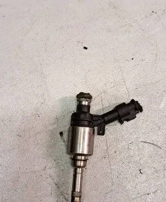 Audi Q5 SQ5 Fuel injector 0261500621