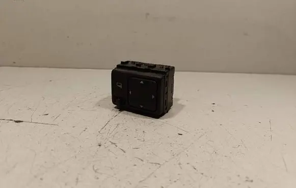 Wing mirror switch