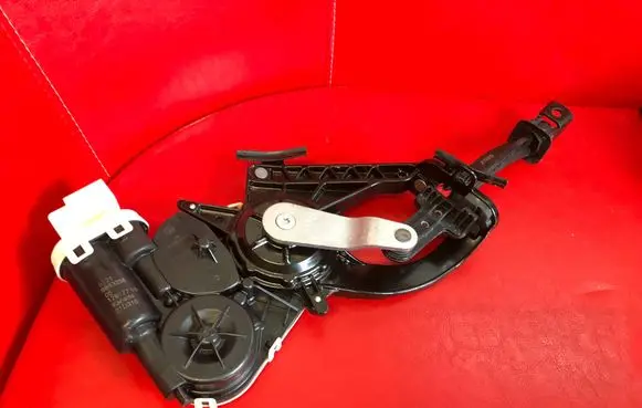 BMW 7 G70 Front door check strap stopper 9883258