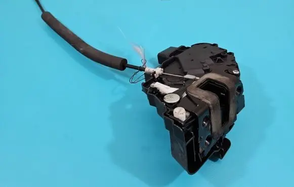 Jaguar XF X250 Rear door lock GKV19PC1218-06 IMPRK1423851