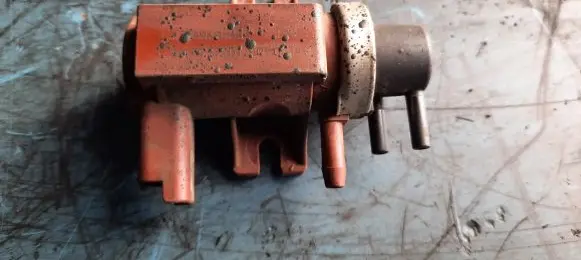Citroen C4 Grand Picasso Vacuum valve 