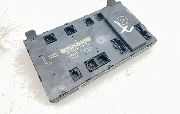 Mercedes-Benz CLK A209 C209 Door control unit/module 2098201926