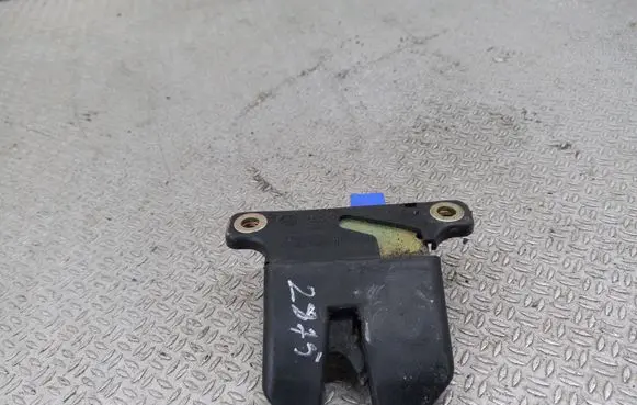 Audi A6 S6 C5 4B Tailgate/trunk/boot lock/catch/latch 4B5827505D