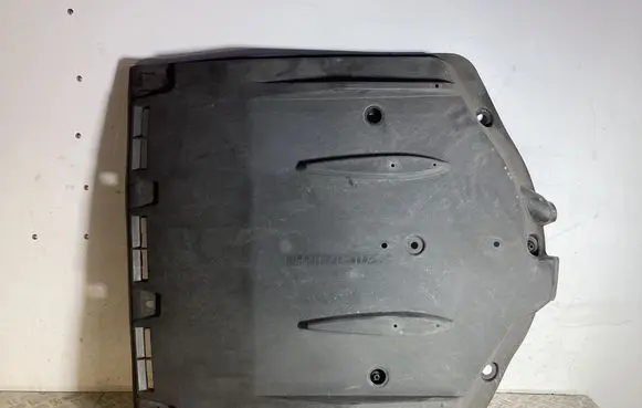 Lexus LS 460 - 600H Engine splash shield/under tray 5839850021
