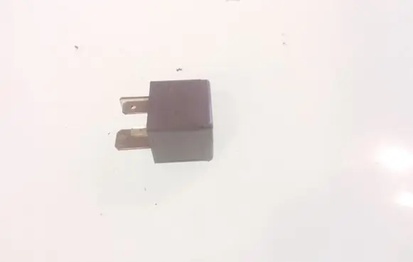 Audi A6 S6 C5 4B Other relay 8D0951253
