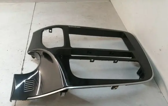 Mitsubishi Outlander Radio/GPS head unit trim 8002B294 8002B475