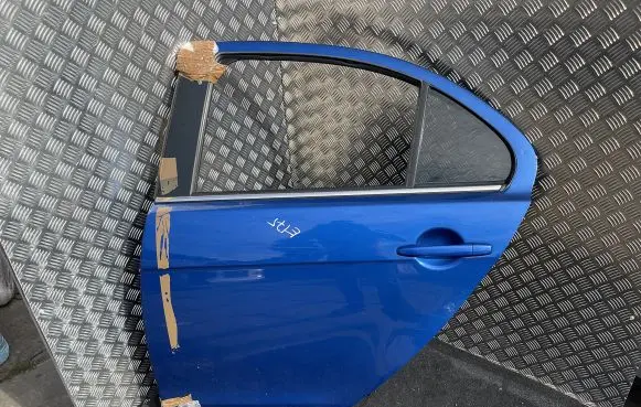 Mitsubishi Lancer Evolution Front door