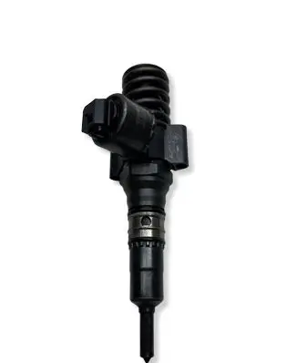 Volkswagen PASSAT B6 Fuel injector 03G130073G