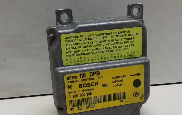 Mitsubishi Carisma Airbag control unit/module MR309116