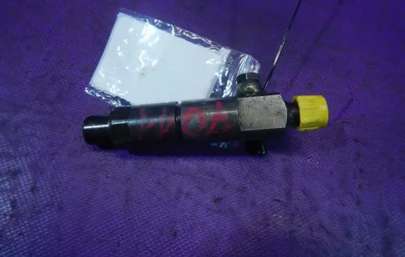 Renault Master II Fuel injector KBE58S8