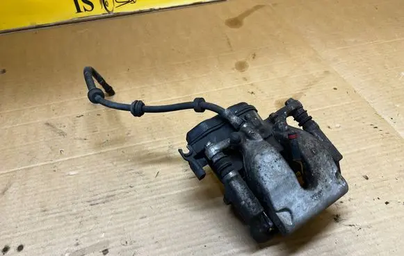 Mercedes-Benz GL X166 Rear brake caliper A1664238898A