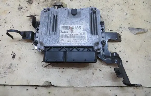 KIA Carens III Engine control unit/module ECU 39120-2A458
