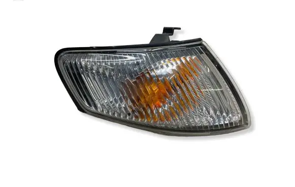 Mazda 626 Front indicator light 21061822