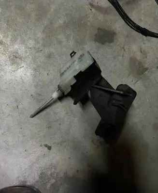 Mercedes-Benz C W203 Central locking motor A2038201997