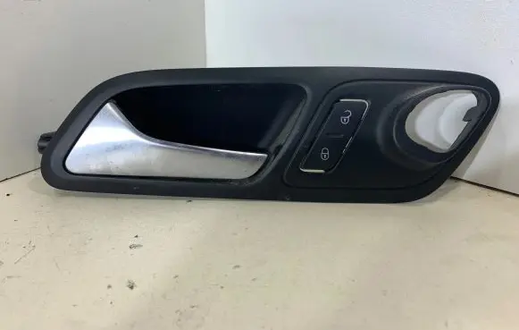 Volkswagen PASSAT CC Front door interior handle 3C8837113A