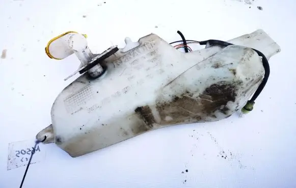 Renault Scenic I Windshield washer fluid reservoir/tank 7700843902 7701708171