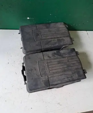 Volkswagen PASSAT B6 Battery box tray cover/lid 1K0915443C
