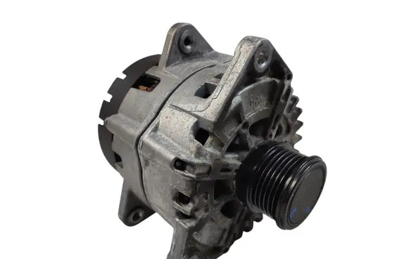Mercedes-Benz C W205 Generator/alternator A0009069905 EG20U017 20W37