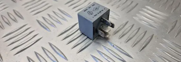 Renault Clio III Other relay 8200351489