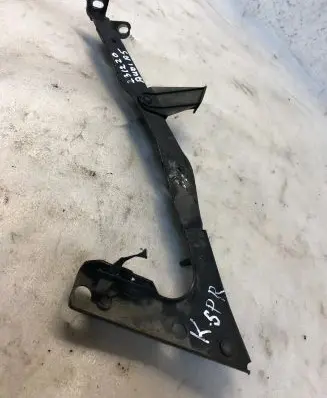 Audi A5 Sportback 8TA Fender mounting bracket 8t0821135c