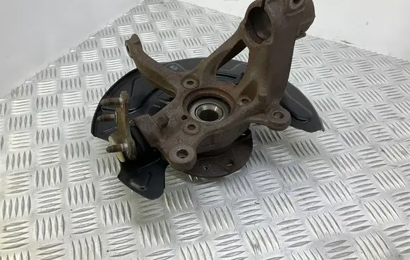 Volkswagen Golf VII Front wheel hub 5Q0400053BM 5Q0615311G