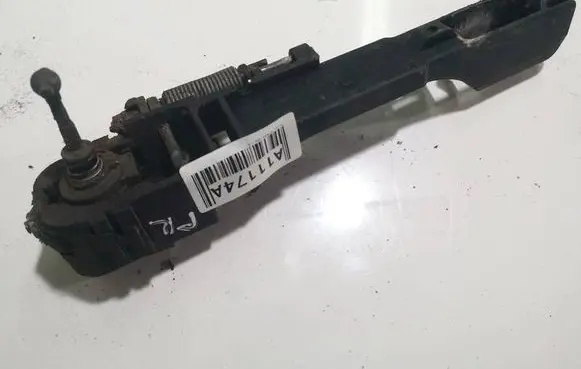 Nissan Primera Front door exterior handle 