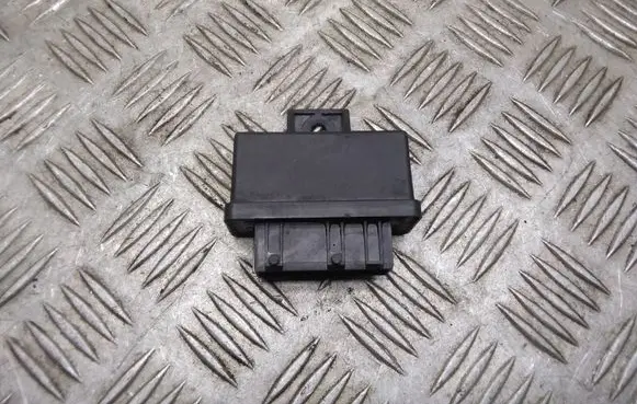 Peugeot 207 Fuel pump relay 240107