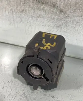 BMW 5 E39 Ignition lock contact 8363706